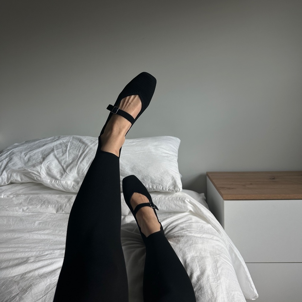 Hot Mary Jane ballet flats